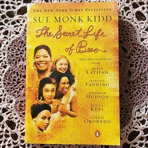 The Secret Life of Bees. Soft cover book.